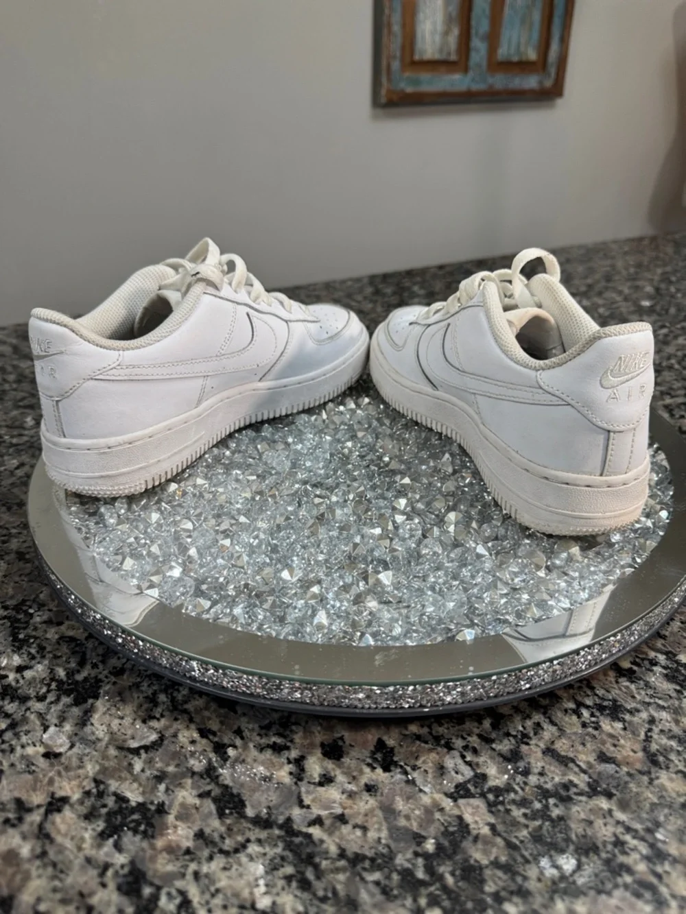 Nike Air Force 1 Big Kid Low-Top Sneakers EUC 5Y